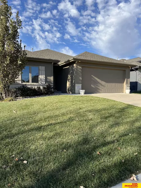 14510 Read St, Bennington, NE 68007