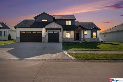 7905 N 167 Ave, Bennington, NE 68007