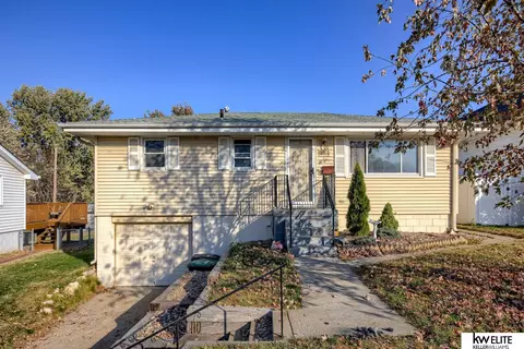 12224 Signal Dr, Omaha, NE 68137
