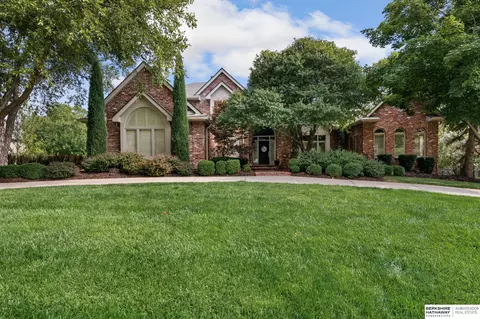 641 N 163 St, Omaha, NE 68118