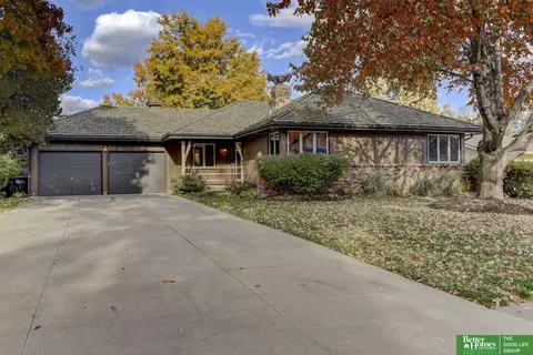 9704 Louis Dr, Omaha, NE 68114