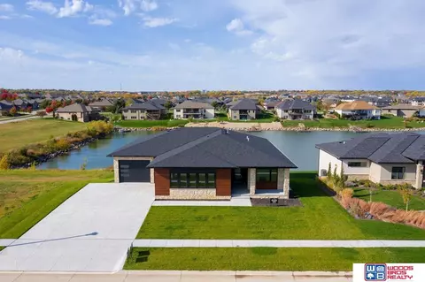 515 Deep Water Bay Bay, Lincoln, NE 68527