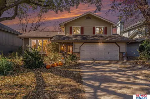 10112 S 11 St, Bellevue, NE 68123