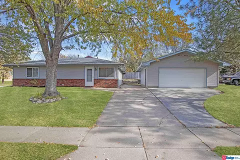 1936 SW 23rd St, Lincoln, NE 68522