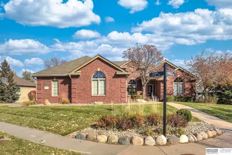 17112 Cypress Dr, Omaha, NE 68136