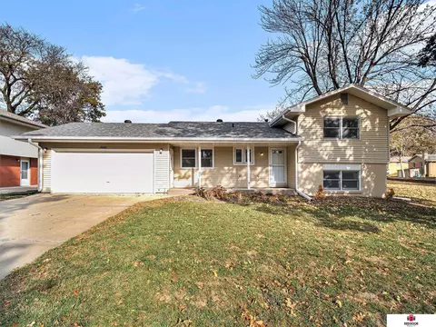 3640 Lowell Ave, Lincoln, NE 68506