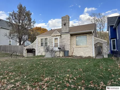 4325 S 23rd St, Omaha, NE 68107