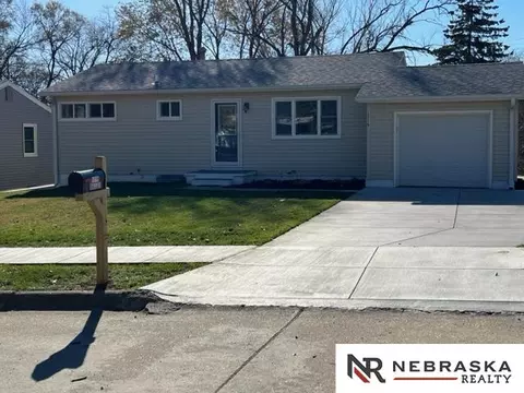 1719 Valley St, Plattsmouth, NE 68048