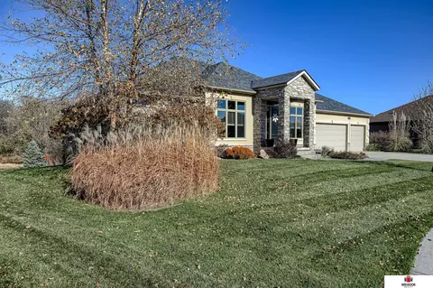 1418 W Cademon Cir, Lincoln, NE 68523