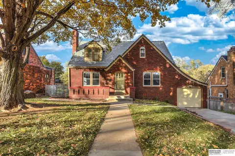 5132 Blondo St, Omaha, NE 68104