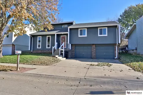 6327 N 115th Avenue Cir, Omaha, NE 68164