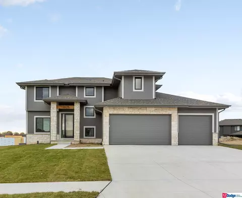 12626 Schirra St, Papillion, NE 68138