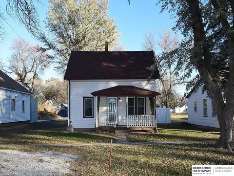 228 W Maple St, Dwight, NE 68635