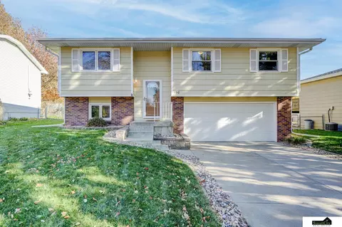 190 Laramie Trl, Lincoln, NE 68521