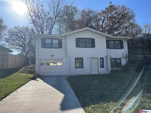 405 Robinson Ave, Bellevue, NE 68005