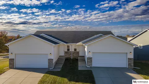 7307 N 18th St, Lincoln, NE 68521