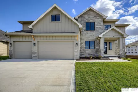 2731 N 182 St, Elkhorn, NE 68022