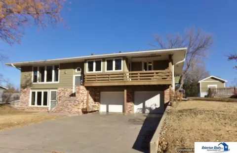 1012 Pioneer Dr, Beatrice, NE 68310