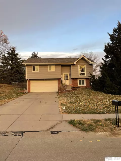 9601 S 9 St, Bellevue, NE 68147