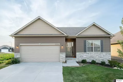 13010 S 50 St, Papillion, NE 68133
