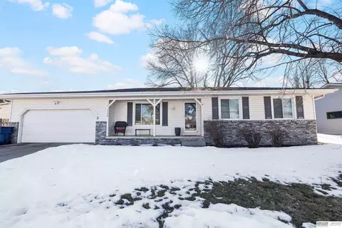 1129 Nelson Ln, Fremont, NE 68025