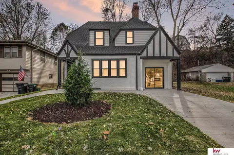 3033 Read St, Omaha, NE 68112
