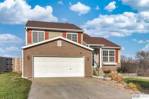 16104 Briar St, Omaha, NE 68136
