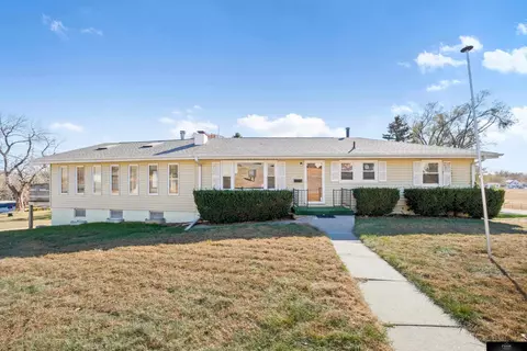 311 W 20th Ave, Bellevue, NE 68005