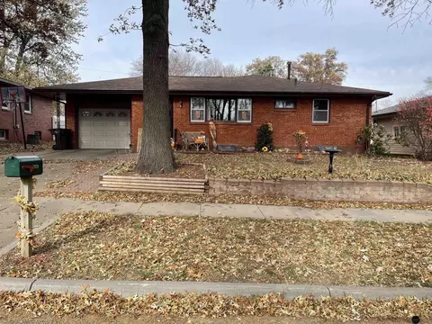 7920 Steinway Rd, Lincoln, NE 68505