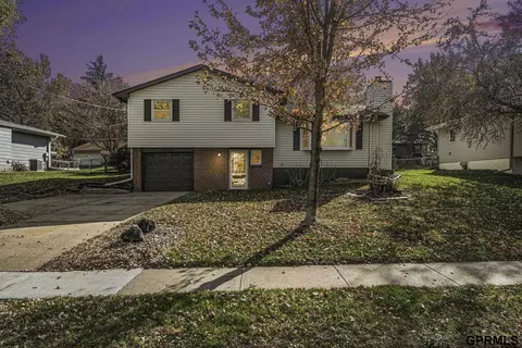 7515 Mary St, Omaha, NE 68122
