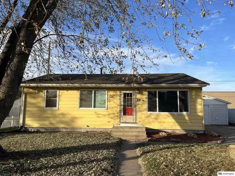 360 Empire Ave, Fremont, NE 68025