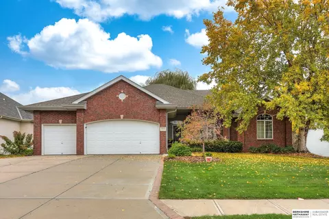 4813 S 196 St, Omaha, NE 68135