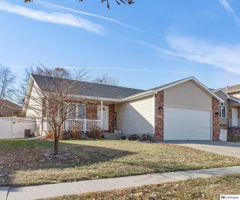 1901 Chloe Ln, Lincoln, NE 68512