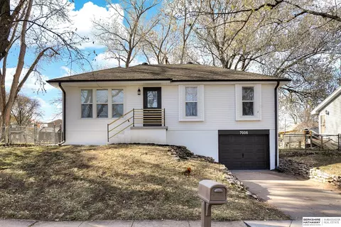 7006 S 32 Ave, Bellevue, NE 68147