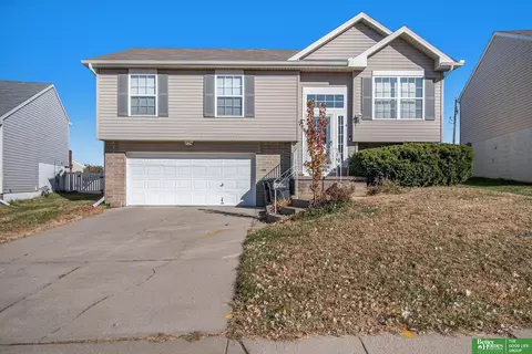 6223 N 78th Ave, Omaha, NE 68134
