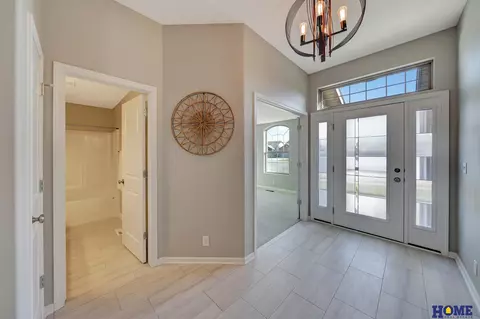 2717 Regent Pl, Lincoln, NE 68507