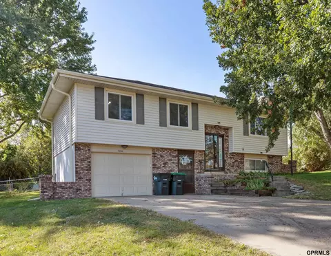 13139 Grand Ave, Omaha, NE 68164