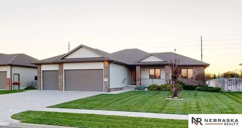 1005 Summerwood Dr, Fremont, NE 68025