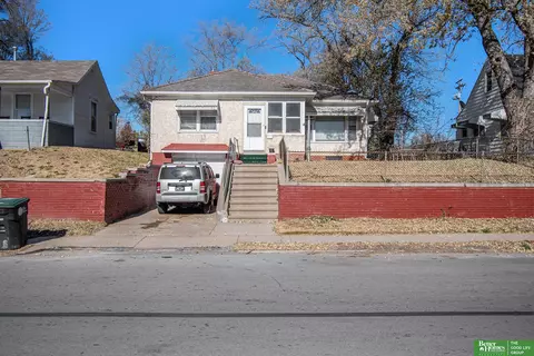 4120 Grand Ave, Omaha, NE 68111