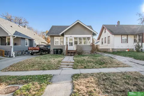 2733 N 49th St, Omaha, NE 68104