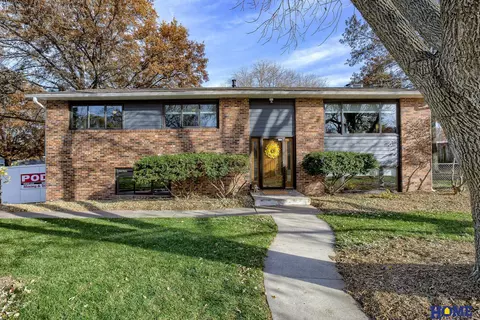 5100 Starling Dr, Lincoln, NE 68516