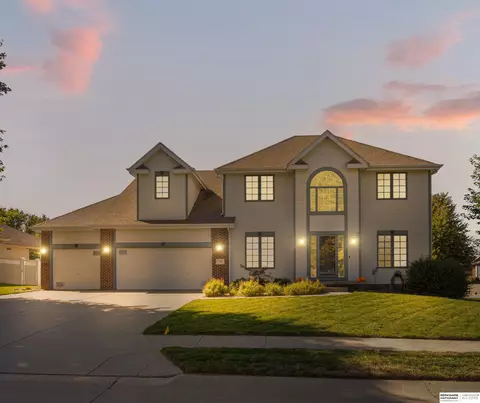 2701 Bluff Point Cir, Papillion, NE 68133