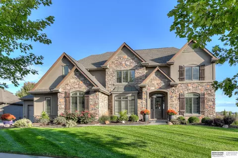 19010 Lafayette Ave, Omaha, NE 68022