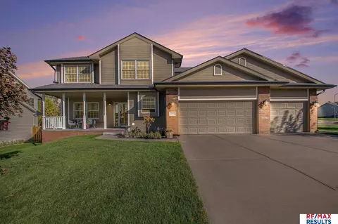13707 S 44 St, Bellevue, NE 68123
