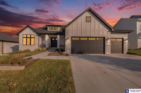 21360 E Cir, Elkhorn, NE 68022