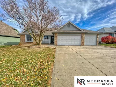 6411 N 106 St, Omaha, NE 68134