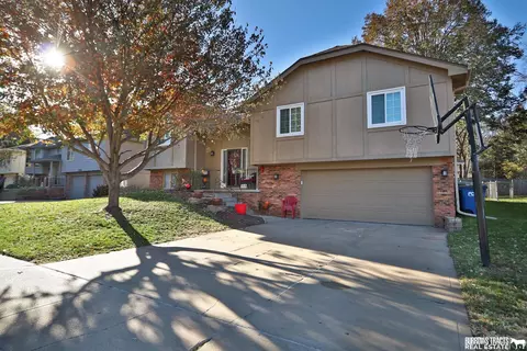 15375 Page St, Omaha, NE 68154