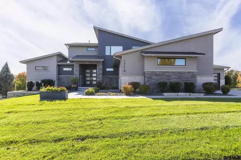 1714 S 219 Ave, Elkhorn, NE 68022