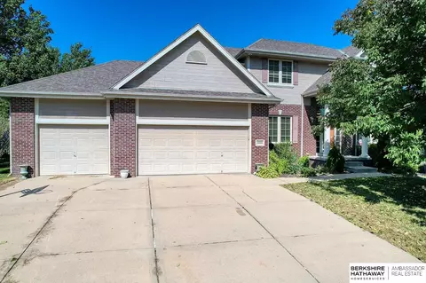 10308 Florence Cir, La Vista, NE 68128