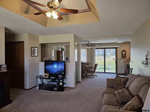 1314 Crest View Ave, Beatrice, NE 68310 photo 11